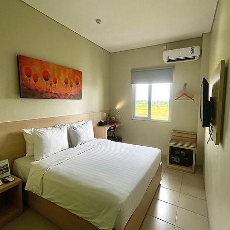 Lemo Hotel Serpong Tangerang Exterior foto