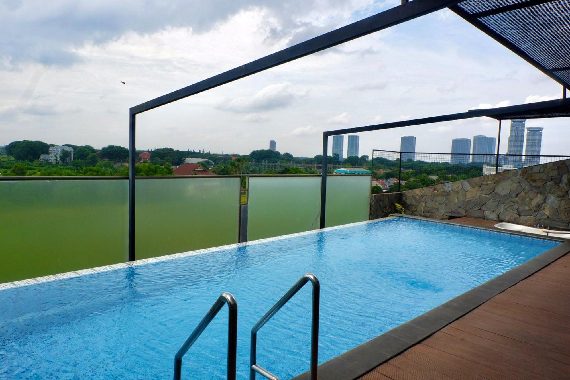 Lemo Hotel Serpong Tangerang Exterior foto