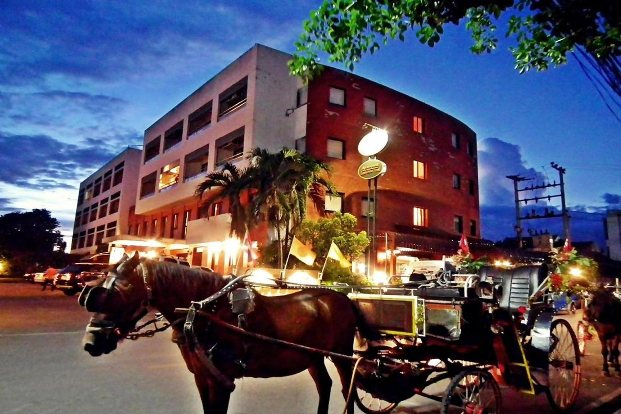 Lemo Hotel Serpong Tangerang Exterior foto