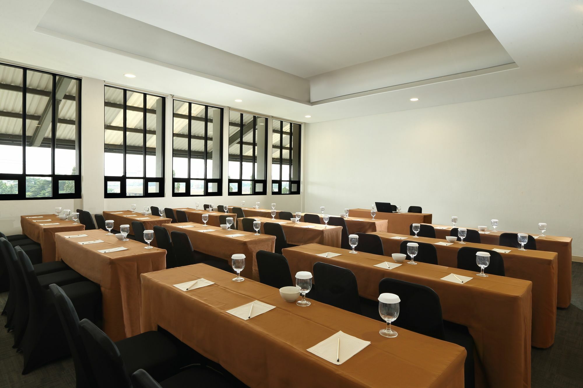 Lemo Hotel Serpong Tangerang Exterior foto