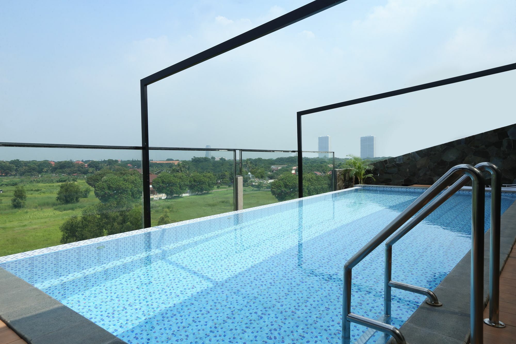 Lemo Hotel Serpong Tangerang Exterior foto